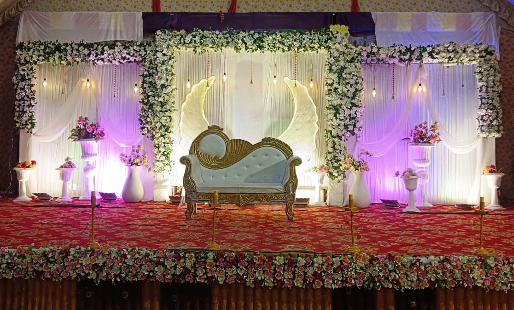 Gelary , Stage , Lone ariya , Merror Entry , outdoor Servises